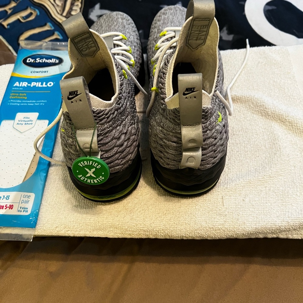 Nike LeBron 15 Size 12. - Picture 2 of 5